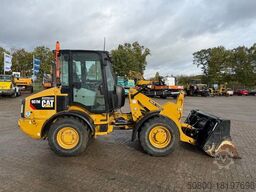 CATERPILLAR 907 M, 4+1 Schaufel, Palettengabel, Hydr. S.W.S.