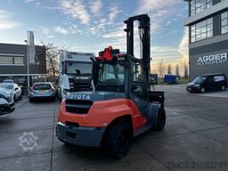 Toyota 40-8FD70N / 7 Ton / New Fork Positioner