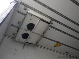 Schmitz Cargobull 3 AXLE FRIGO TRAILER BI-TEMP