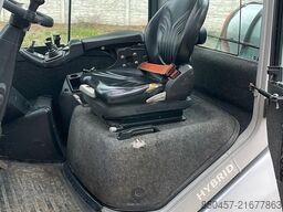 Still RX70-30T 4.7m/ camera/ 4v