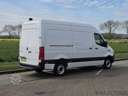 MERCEDES-BENZ SPRINTER 317 L2H2 RWD Mbux10
