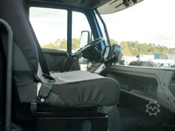 Mercedes-Benz Unimog U 423