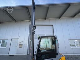 Jungheinrich EFG320 + Ladegerät 3753--EK
