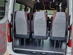 MERCEDES-BENZ 2 x Lagerfahrzeug Bürgerbus Niederflur 9 Sitze