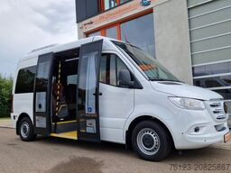 MERCEDES-BENZ 2 x Lagerfahrzeug Bürgerbus Niederflur 9 Sitze