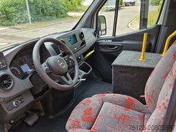 MERCEDES-BENZ 2 x Lagerfahrzeug Bürgerbus Niederflur 9 Sitze