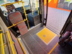 MERCEDES-BENZ 2 x Lagerfahrzeug Bürgerbus Niederflur 9 Sitze