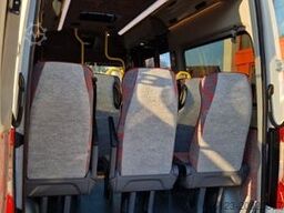 MERCEDES-BENZ 2 x Lagerfahrzeug Bürgerbus Niederflur 9 Sitze