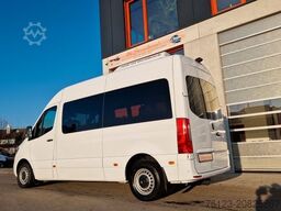 MERCEDES-BENZ 2 x Lagerfahrzeug Bürgerbus Niederflur 9 Sitze