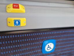 MERCEDES-BENZ 2 x Lagerfahrzeug Bürgerbus Niederflur 9 Sitze