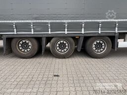 Schmitz Cargobull Curtainsider Mega Getränke