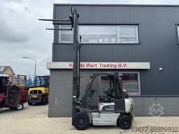 NISSAN UD02A25PQ Triplo 430 Freelift/Sideshift LPG 2006