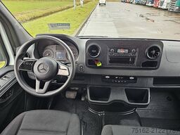 MERCEDES-BENZ SPRINTER 317 Bakwagen Laadklep!