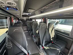VOLKSWAGEN Crafter 21+3 Bus Automatik Klima Heizung