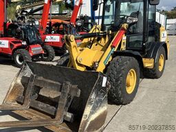 CAT 906 (9145)
