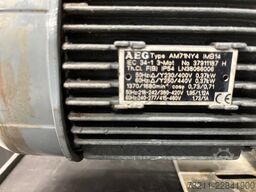 Leybold D8B