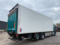 VOLVO FM330 6x2*4 Carrier Supra 1050 Nordic