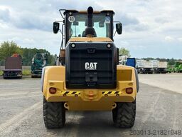 CATERPILLAR 930M Radlader mit Schaufel 2.090 BTH