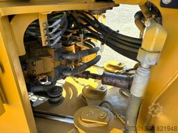 CATERPILLAR 930M Radlader mit Schaufel 2.090 BTH