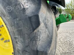 John Deere 6175R