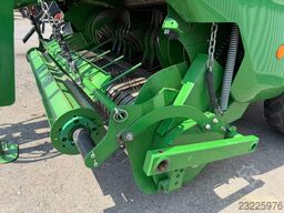 John Deere V451M