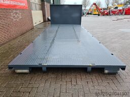 Container flat