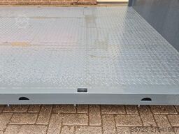 Container flat