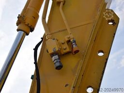 New Holland Kobelco E235B SR-LCT