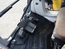 New Holland Kobelco E235B SR-LCT