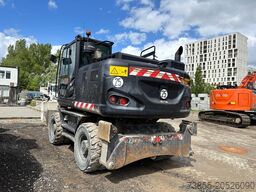 Hitachi ZX170W-6 with 3 buckets