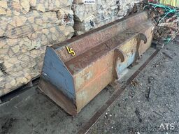 Lundberg 6200LSE wheel loader with snow blower, bucket and