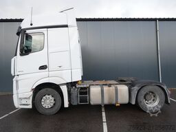 Mercedes-Benz Actros 1942 tractor unit with broken engine