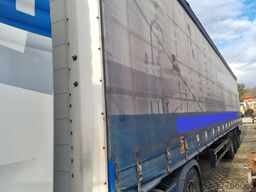 Schmitz Cargobull S01 mit Stapleraufnahme