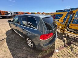 VOLKSWAGEN Touareg 3.2 V6/  GETRIEBESCHADEN   /Motor läuft!