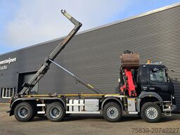 Volvo FM 460 8x6 / PALFINGER EPSILON / HOOKLIFT