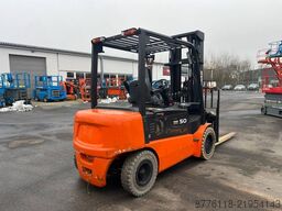 Doosan B50X5 5T 6m Triplex non-marking (1840)