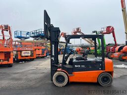Doosan B50X5 5T 6m Triplex non-marking (1840)