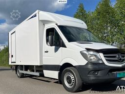 Mercedes-Benz Sprinter 316CDI Box truck w/ Lift. 115,000 km.