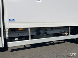 Mercedes-Benz Sprinter 316CDI Box truck w/ Lift. 115,000 km.