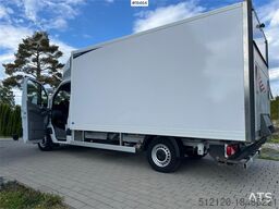 Mercedes-Benz Sprinter 316CDI Box truck w/ Lift. 115,000 km.
