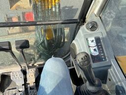 TAKEUCHI TB 228