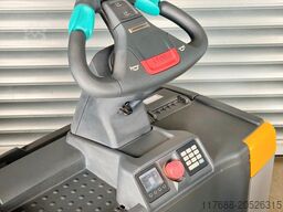 Jungheinrich ECE 220 HP - Service Neu - nur 3.660 Std.