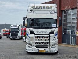 Scania R560 Highline 6x2 - BUFFL - Retarder - Full air...