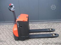 TOYOTA LWE200