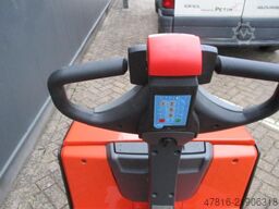 TOYOTA LWE200