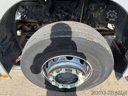 MERCEDES-BENZ AXOR 1829 Kehrmaschine BUCHER