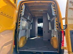 Mercedes-Benz eSprinter 312 DHL Regal KEP-Ausbau