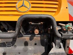 Mercedes-Benz Unimog U300 4x4 Vario-Pilot