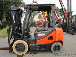 Doosan D25S-5 -Triplex-Freihub 4,75m + Seitenschieber