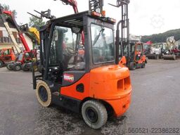 Doosan D25S-5 -Triplex-Freihub 4,75m + Seitenschieber
